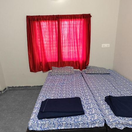 Aadishkti Bhakt Nivas 호텔 Tuljapur 외부 사진
