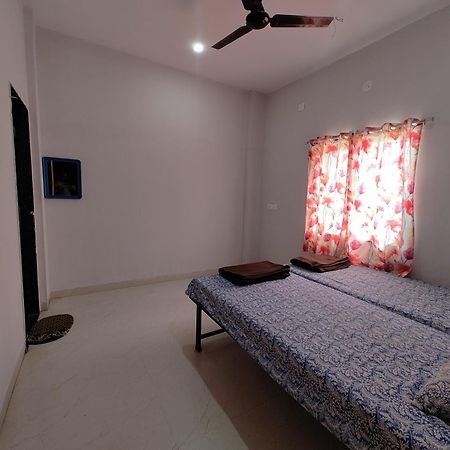 Aadishkti Bhakt Nivas 호텔 Tuljapur 외부 사진