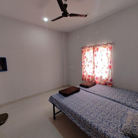 Aadishkti Bhakt Nivas 호텔 Tuljapur 외부 사진